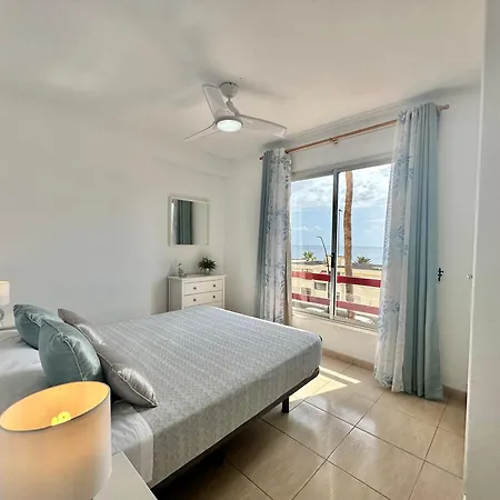 Sunbeach דירה